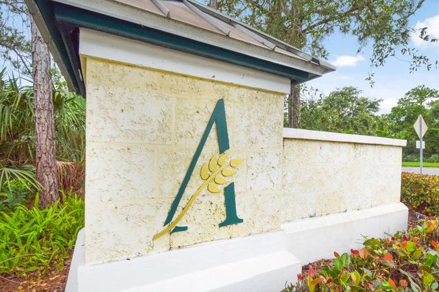 7492 SE Teton Drive, Hobe Sound, FL 33455