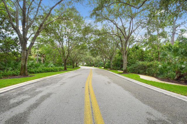 7492 SE Teton Drive, Hobe Sound, FL 33455