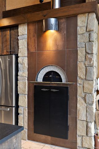 7357 LINDENMERE Drive, Bloomfield Charter Township, MI 48301