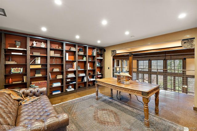 7357 LINDENMERE Drive, Bloomfield Charter Township, MI 48301