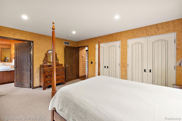 7357 LINDENMERE Drive, Bloomfield Charter Township, MI 48301