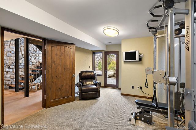 7357 LINDENMERE Drive, Bloomfield Charter Township, MI 48301