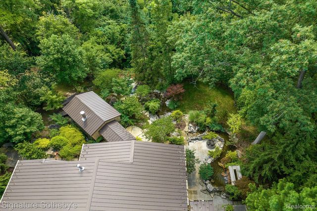 7357 LINDENMERE Drive, Bloomfield Charter Township, MI 48301