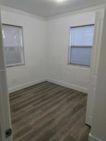 2025 NW 91 2025, Miami, FL 33147