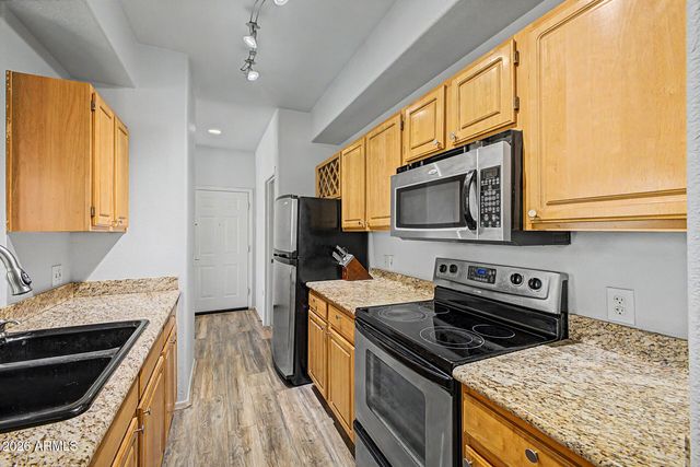 2929 W Yorkshire Drive 2124, Phoenix, AZ 85027