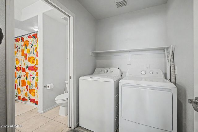 2929 W Yorkshire Drive 2124, Phoenix, AZ 85027
