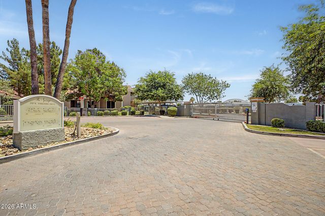 2929 W Yorkshire Drive 2124, Phoenix, AZ 85027