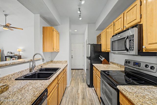 2929 W Yorkshire Drive 2124, Phoenix, AZ 85027