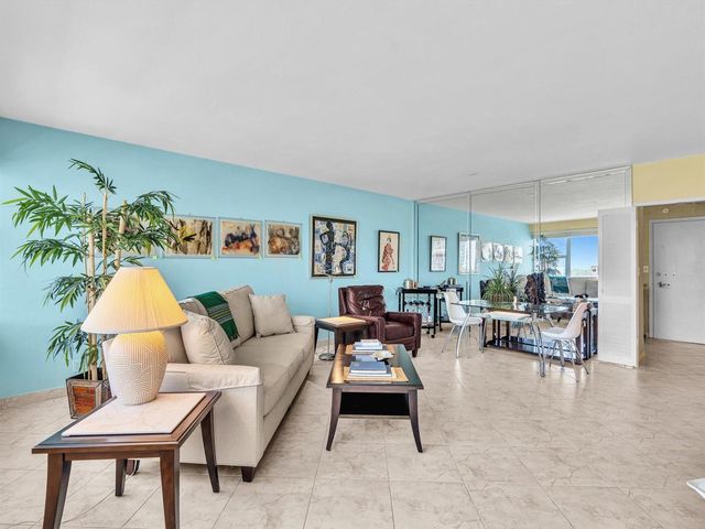 3300 NE 36th Street 721, Fort Lauderdale, FL 33308