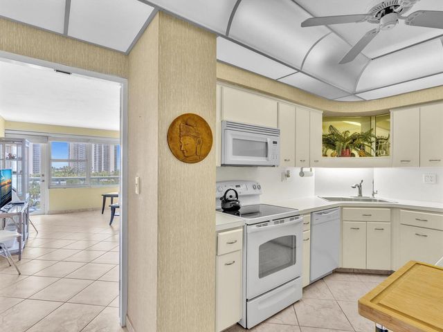 3300 NE 36th Street 721, Fort Lauderdale, FL 33308