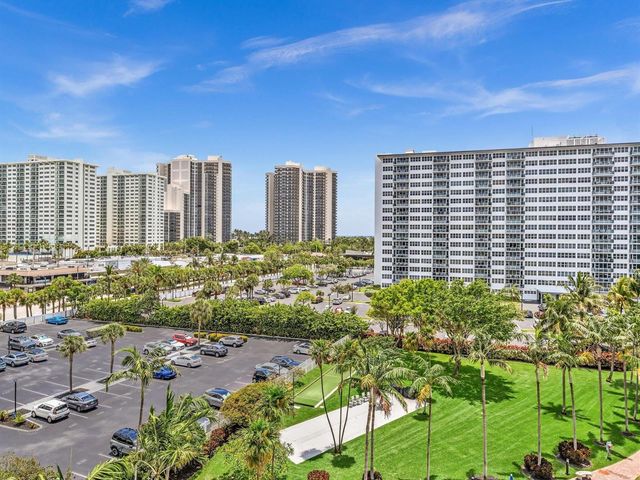 3300 NE 36th Street 721, Fort Lauderdale, FL 33308