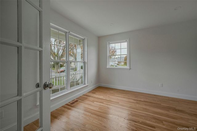 98 Scenic Lake Drive, Riverhead, NY 11901