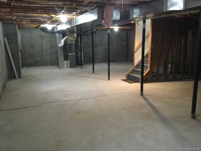 98 Scenic Lake Drive, Riverhead, NY 11901