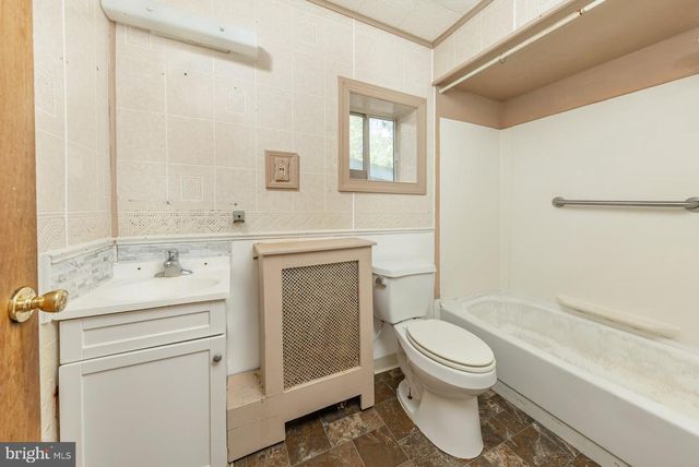 74 W BROADWAY, Salem, NJ 08079