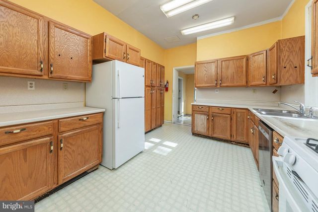 74 W BROADWAY, Salem, NJ 08079