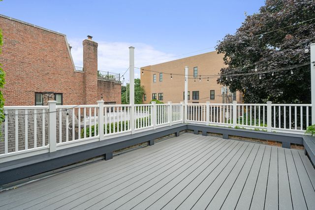 2110 N Dayton Street, Chicago, IL 60614