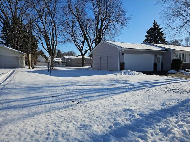 2704 David Street, Appleton, WI 54914