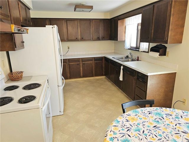 2704 David Street, Appleton, WI 54914