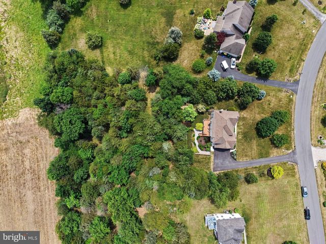 75 PALACE DR, Gettysburg, PA 17325