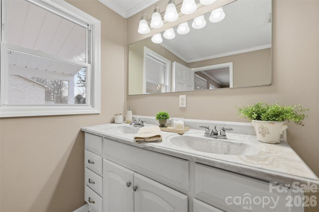 100 Boston Road, Taylorsville, NC 28681