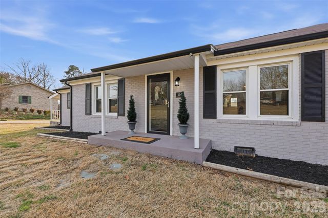 100 Boston Road, Taylorsville, NC 28681