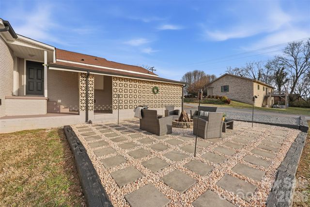 100 Boston Road, Taylorsville, NC 28681