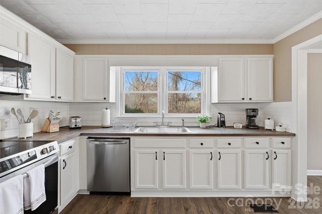 100 Boston Road, Taylorsville, NC 28681