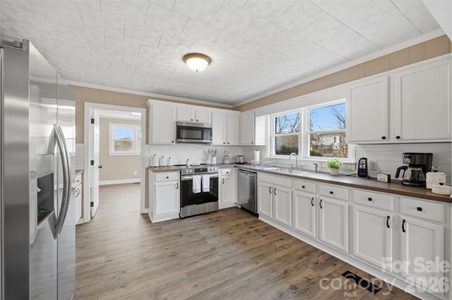 100 Boston Road, Taylorsville, NC 28681