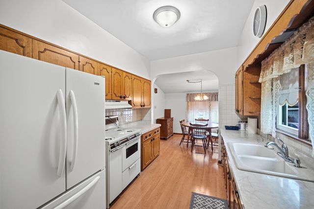 19580 Glenwood Road, Chicago Heights, IL 60411