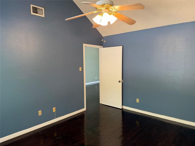 8579 Sands Point Drive 102, Houston, TX 77036