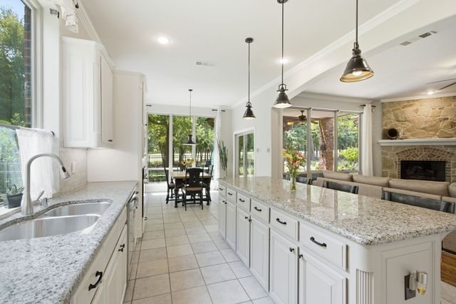 8504 Jefferson Way, Lantana, TX 76226