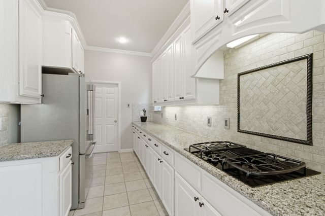 8504 Jefferson Way, Lantana, TX 76226