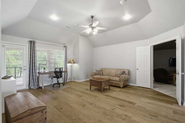 8504 Jefferson Way, Lantana, TX 76226