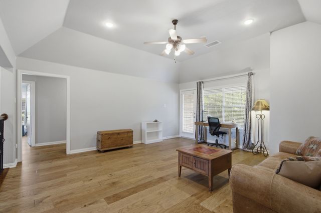 8504 Jefferson Way, Lantana, TX 76226