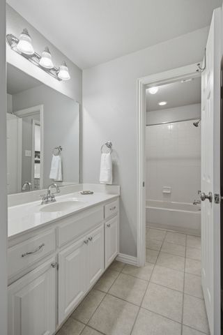 8504 Jefferson Way, Lantana, TX 76226