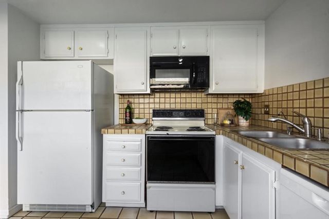 1023 Lark Lane, Foster City, CA 94404