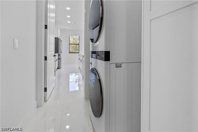 1113 Enrique ST E, Lehigh Acres, FL 33974