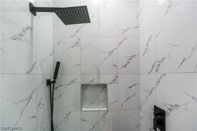 1113 Enrique ST E, Lehigh Acres, FL 33974