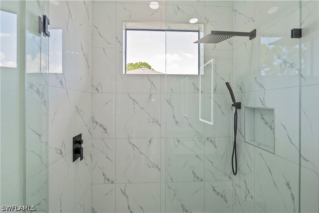 1113 Enrique ST E, Lehigh Acres, FL 33974