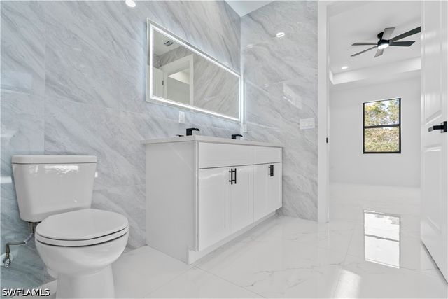 1113 Enrique ST E, Lehigh Acres, FL 33974