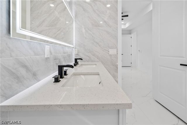 1113 Enrique ST E, Lehigh Acres, FL 33974