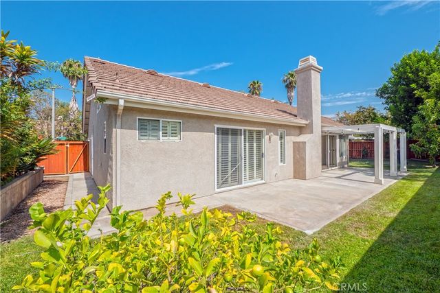 5824 Thornhill Drive, Riverside, CA 92507