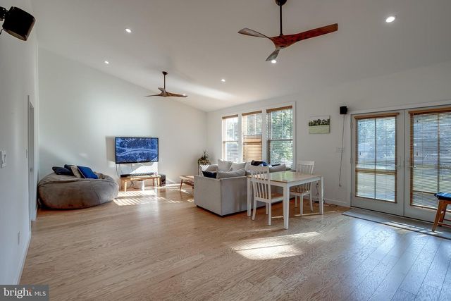 306 HIGH ST, Moorestown, NJ 08057