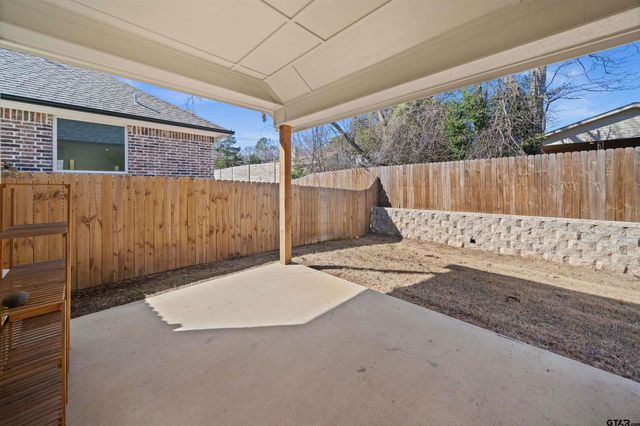 2716 Royal Village Way, Tyler, TX 75701