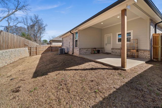 2716 Royal Village Way, Tyler, TX 75701