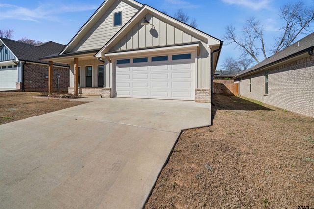 2716 Royal Village Way, Tyler, TX 75701