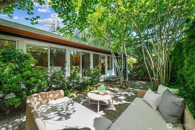 3651 Perkins Lane W, Seattle, WA 98199