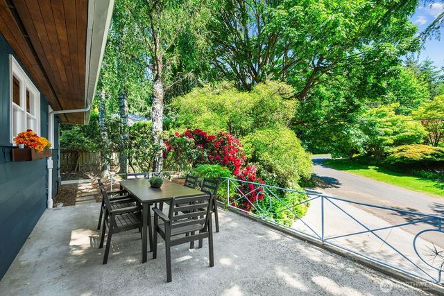 3651 Perkins Lane W, Seattle, WA 98199