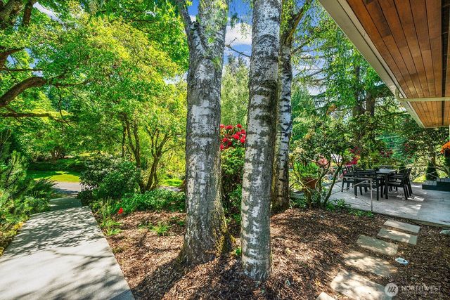 3651 Perkins Lane W, Seattle, WA 98199