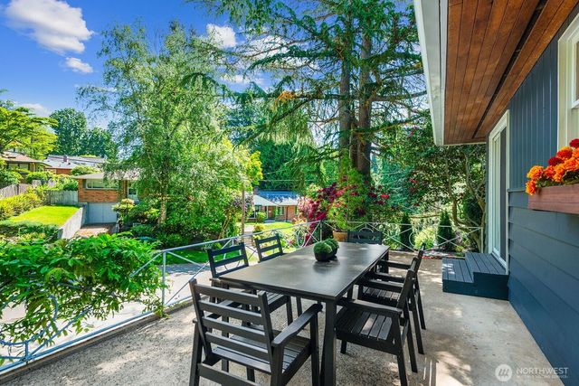3651 Perkins Lane W, Seattle, WA 98199